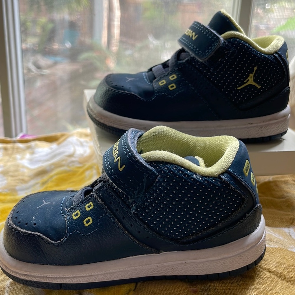 Nike Jordan Toddler Blue Leather Sneakers - Picture 2 of 5